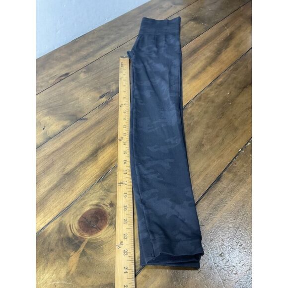 SPANX Assets Size Small Seamless Camo Cropped Leggings Black camouflage - Picture 6 of 6